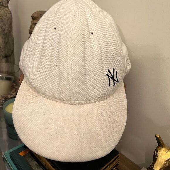 New Era New York Yankees MLB fitted cap. - Picture 1 of 9